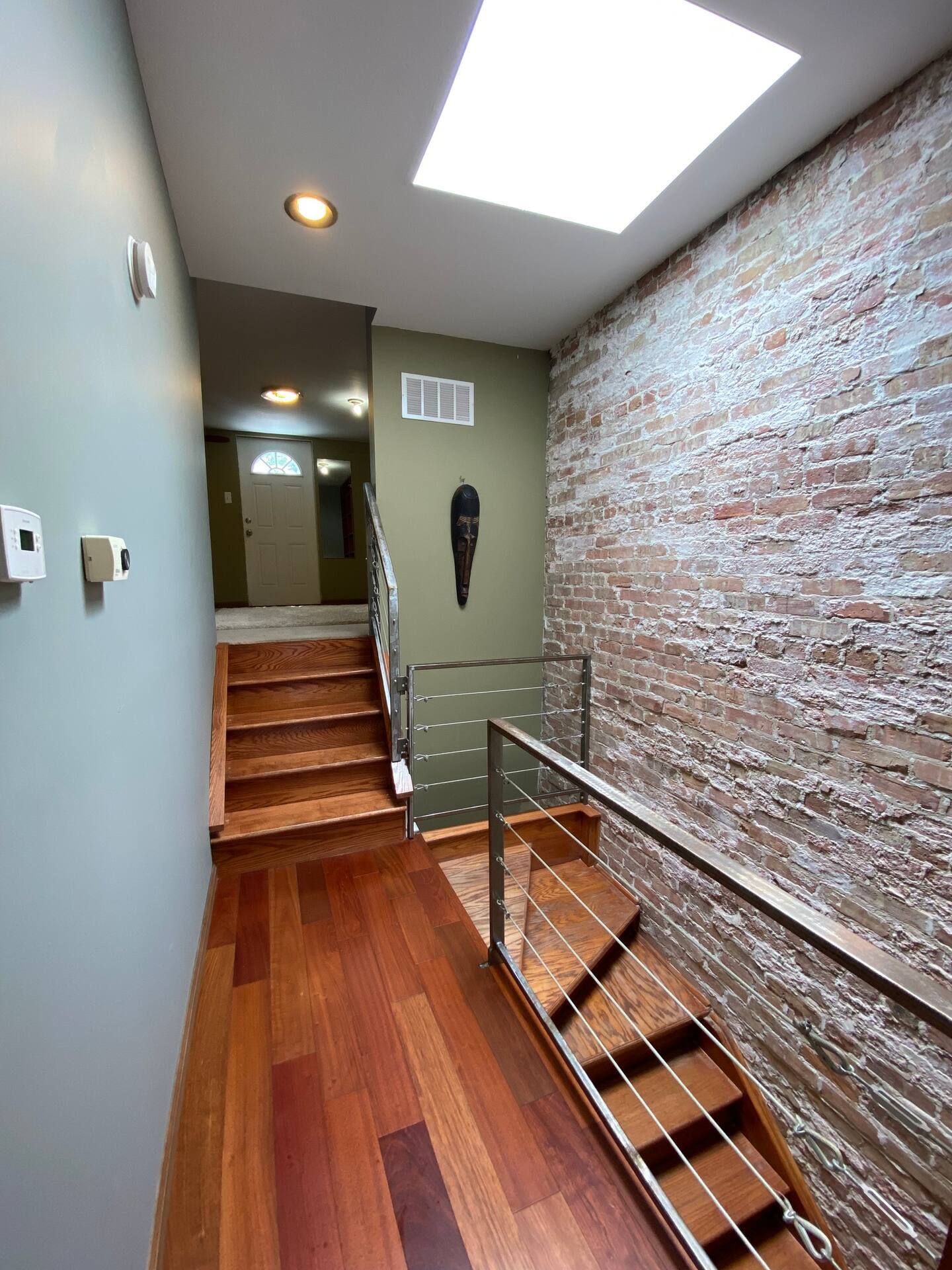 Building Photo - 419 E Oakwood Blvd