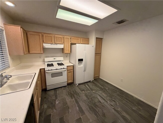 Building Photo - 2309 Hallston St