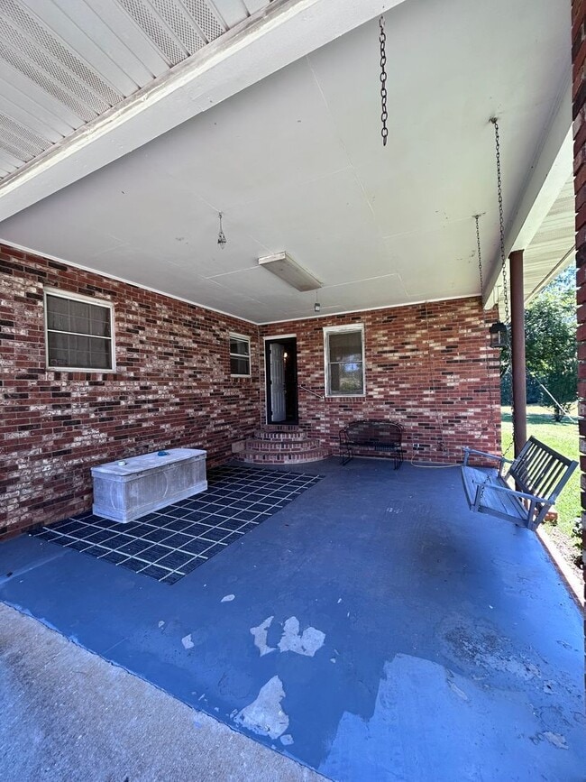 Building Photo - 1706 Danenhower Rd