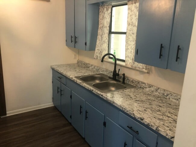 Building Photo - Cute 3 Bedroom House in Longview ISD