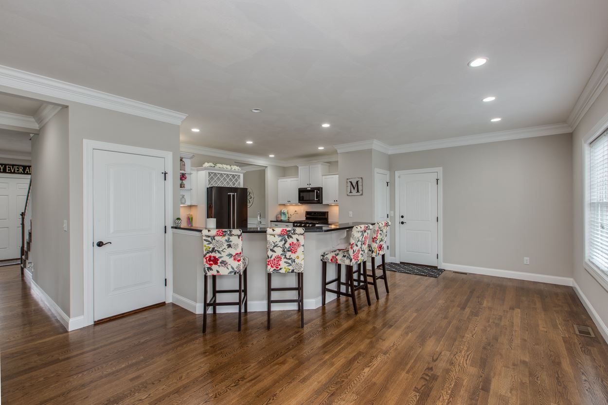 Building Photo - 301 Glen Forest Dr