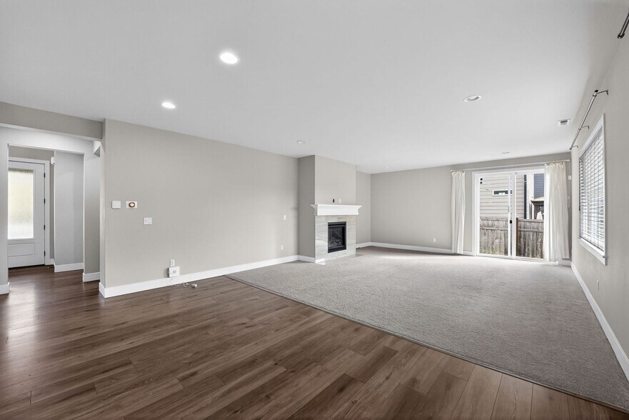 Building Photo - 14210 57th Ave E