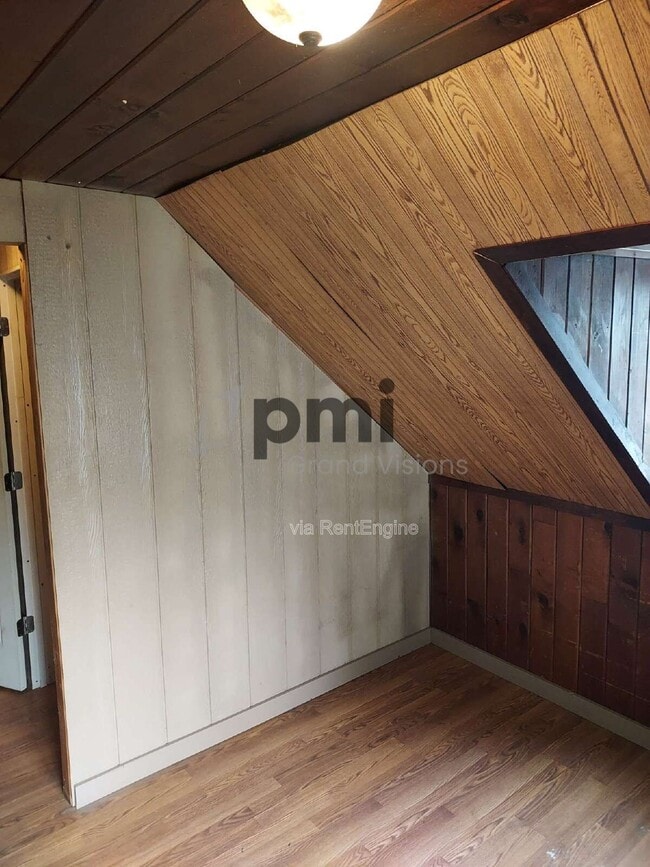 Building Photo - 328 E Kellar Ln