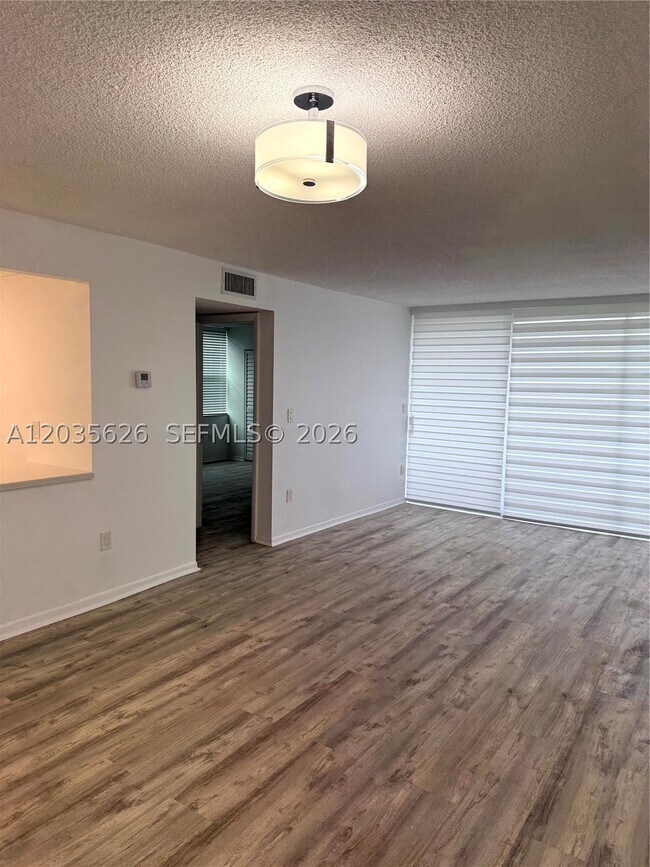 Building Photo - 802 NW 87th Ave