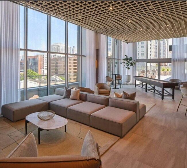 Building Photo - 540 N Orleans St