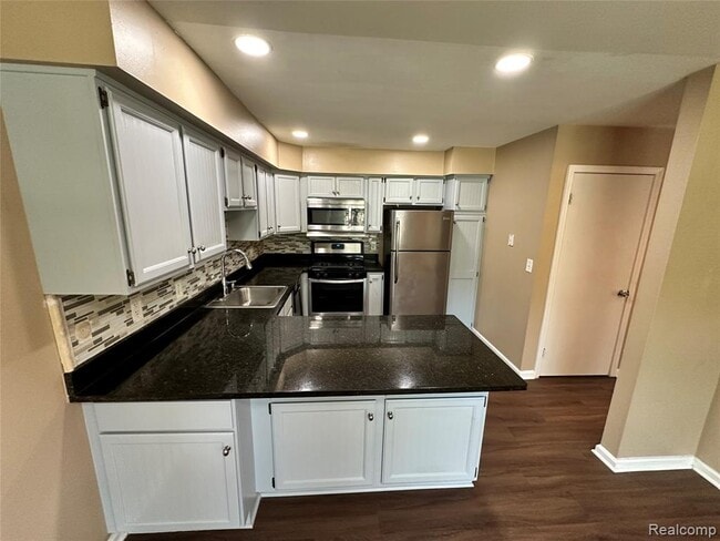 Building Photo - 41729 Broquet Dr