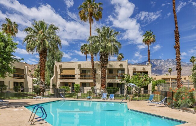 Outside - 5300 E Waverly Dr