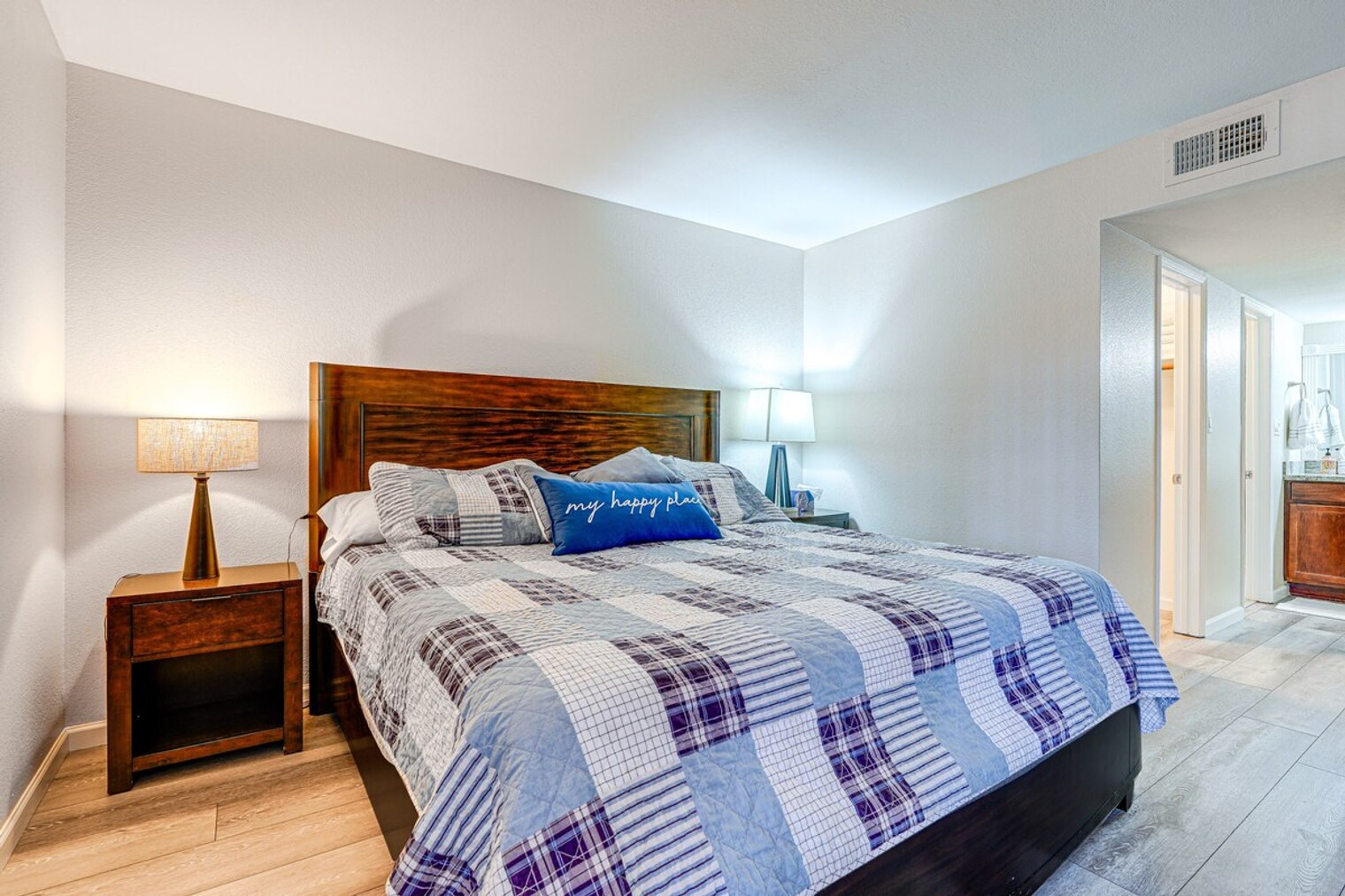 Building Photo - 8787 E Mountain View Rd