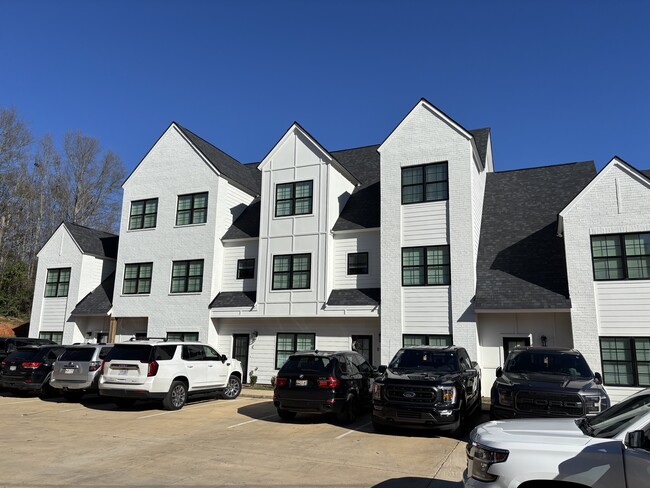 Building Photo - Glenn Hill Condominiums