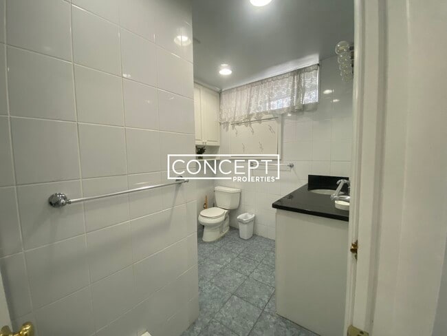 Building Photo - 101 Orleans St