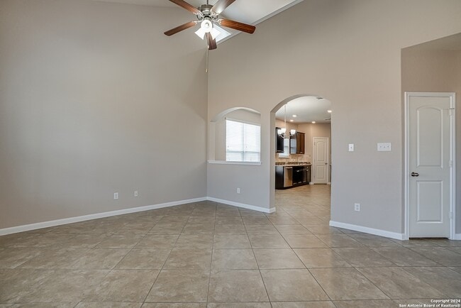Building Photo - 2307 Clover Ridge