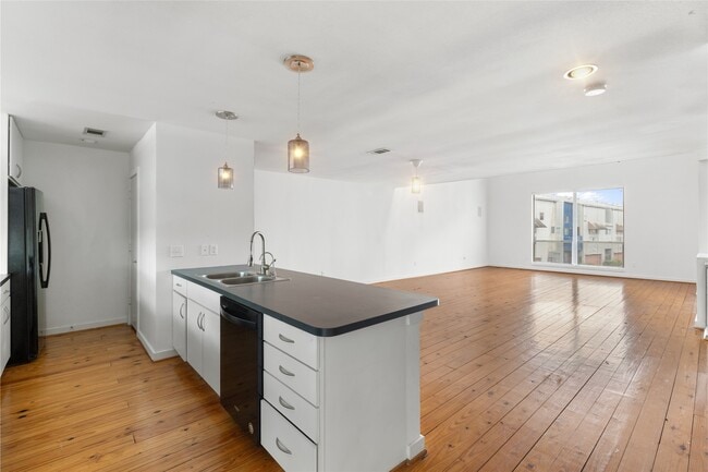 Primary Photo - 6935 Yellowstone Way Dr