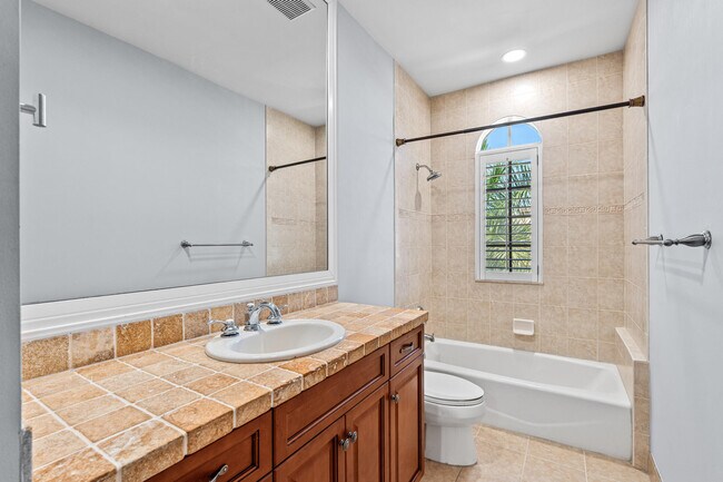 Building Photo - 17550 Circle Pond Ct