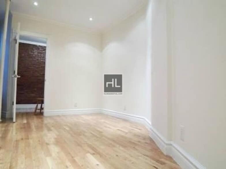 Building Photo - E 13TH ST.