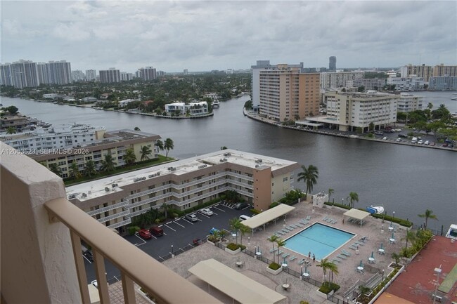 Building Photo - 1865 S Ocean Dr