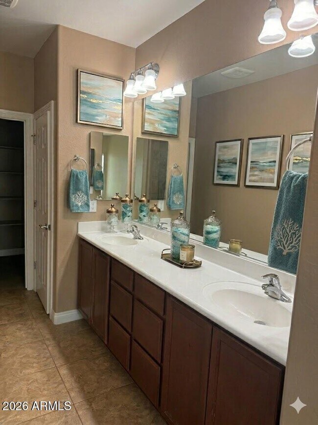 Building Photo - 10743 W Desert Elm Ln