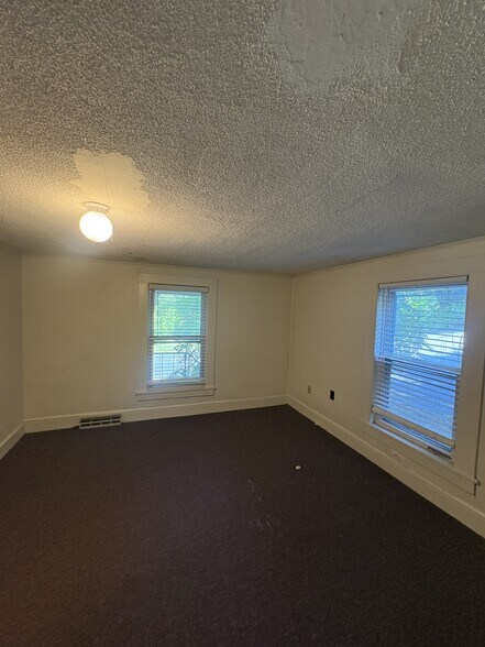 Building Photo - 289 Pelham Rd