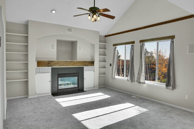 Building Photo - $2,695.00, 4 bed, 3.5 bath, located in Col...