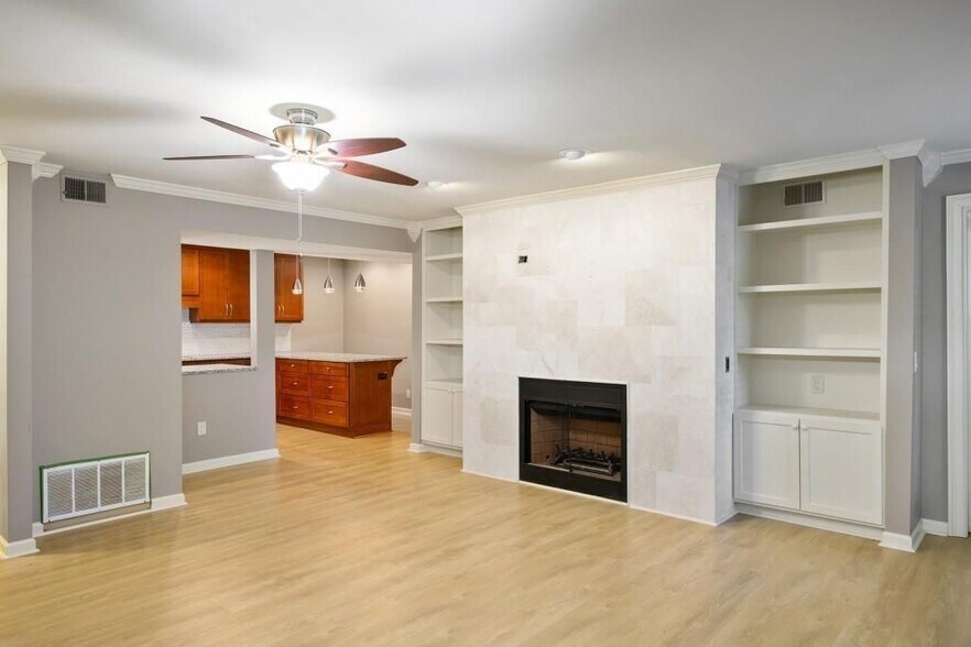 Building Photo - 558 Emory Oaks Way