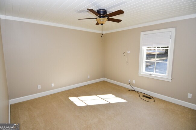 Building Photo - 1091 Fairway Ridge Rd