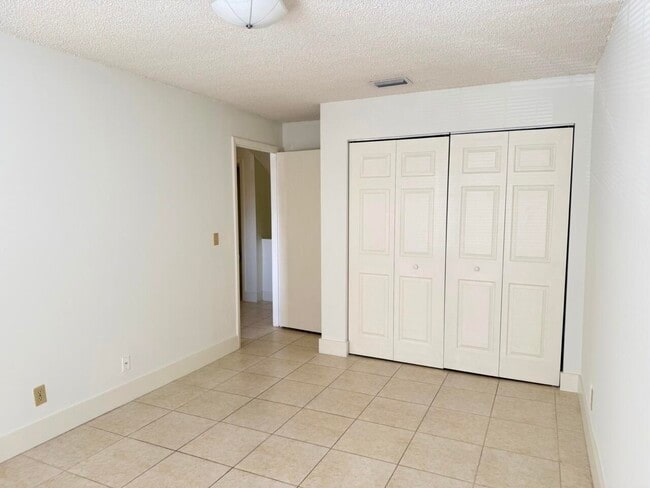 Building Photo - 6308 La Costa Dr