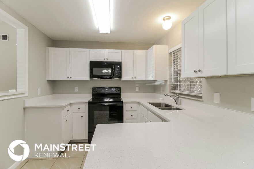 Building Photo - 3014 Windchime Cir W