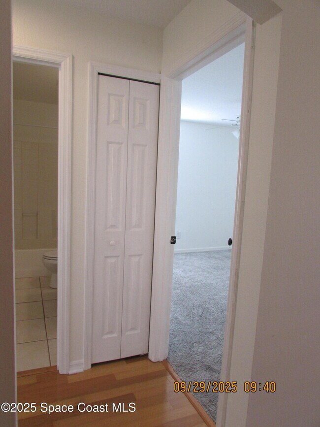 Building Photo - 2070 Tiburon Ln