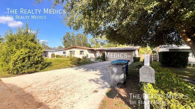 Building Photo - 929 Dupont Ave