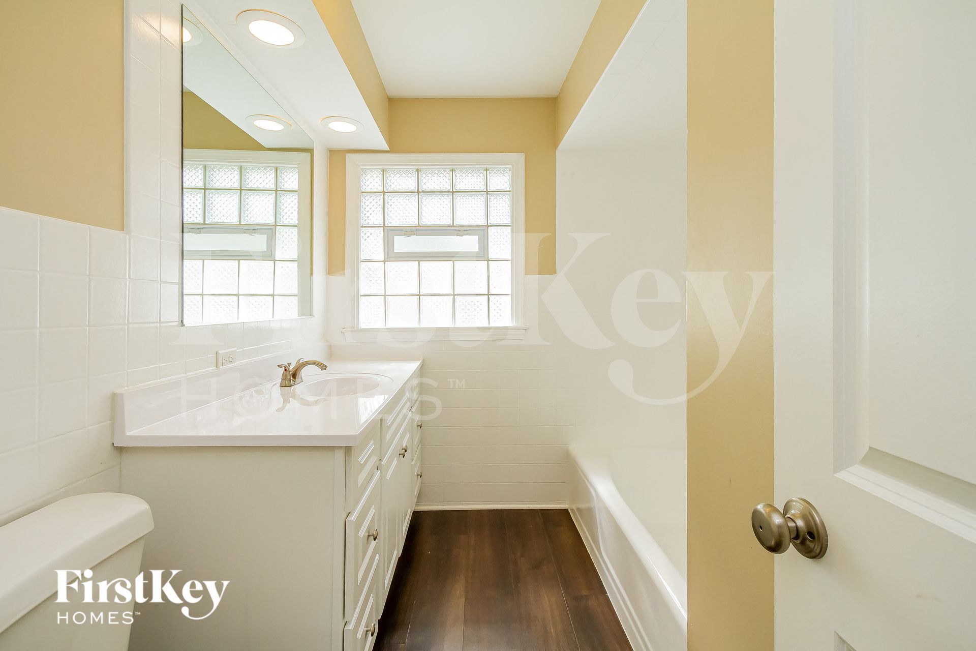 Building Photo - 20460 Arcadian Dr