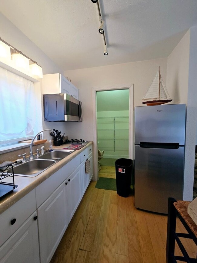 Building Photo - Charming Upstairs Studio Apartment | 4805 Valhalla Ln, Plant City, FL 33565