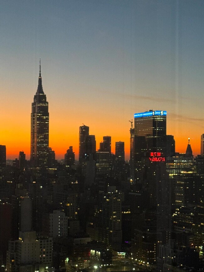 Building Photo - 312 W 42nd St