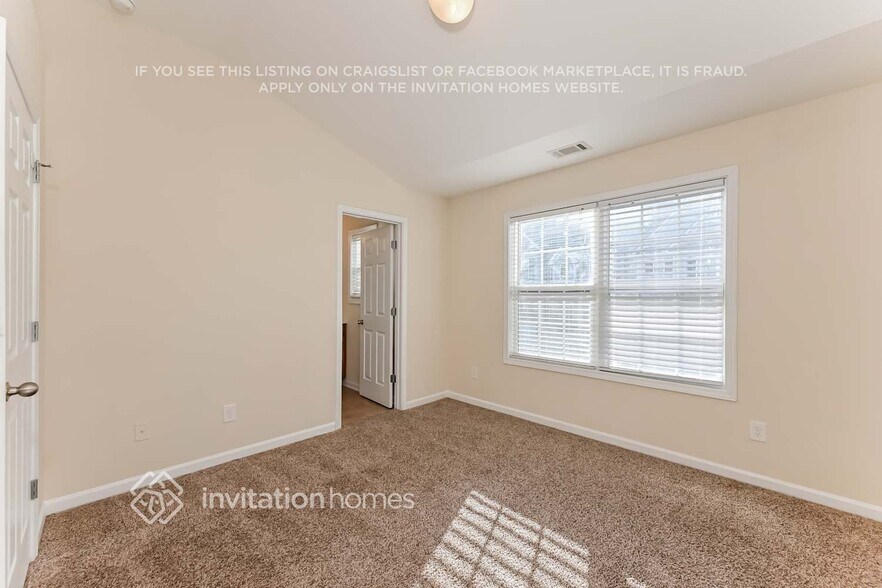 Building Photo - 5519 Chatham Cir NW