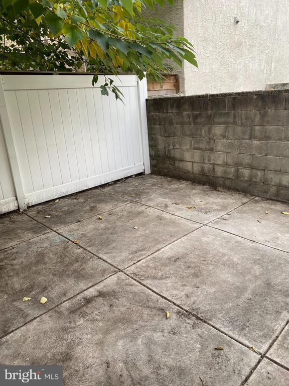 Building Photo - 918 S 12th St