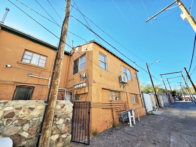 Building Photo - 1114 El Paso St