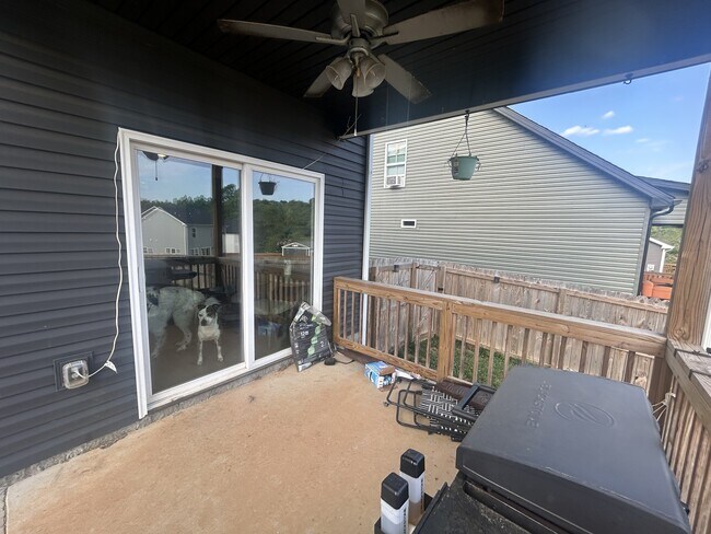 Building Photo - 427 Mattingly Dr
