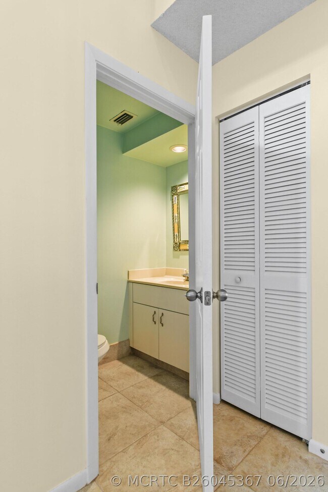 Building Photo - 1216 Ocean Dunes Cir