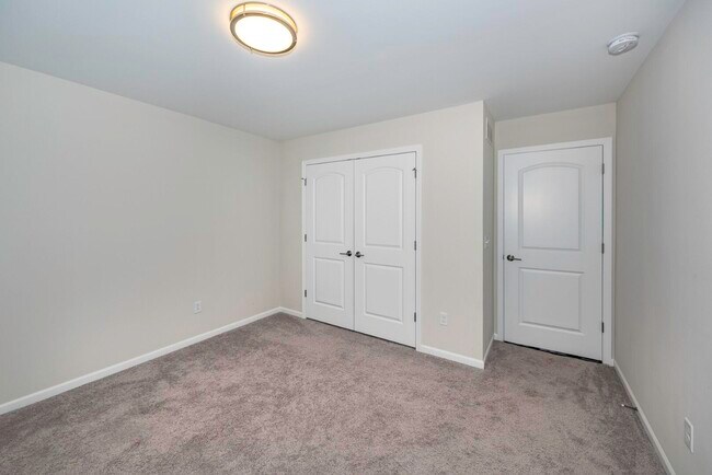 Building Photo - 50236 Amberwood Rd