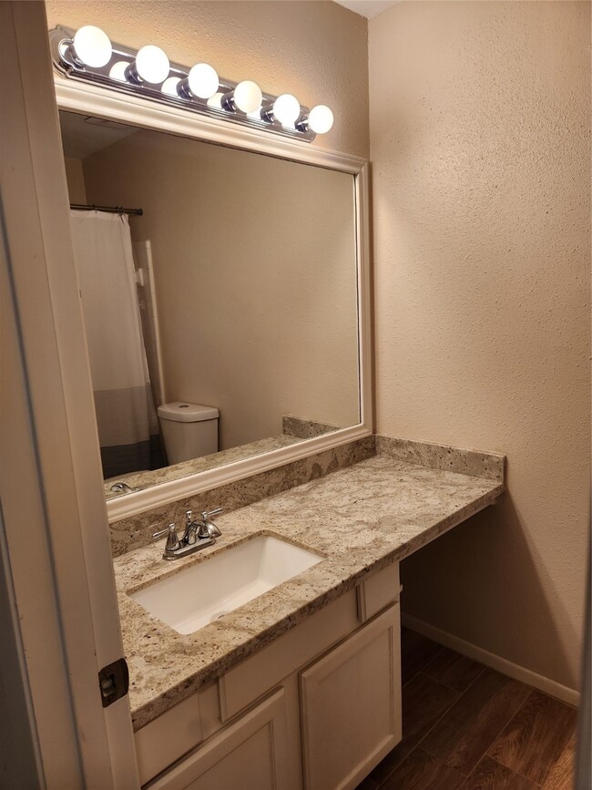 Building Photo - 10607 Horseshoe Bend Dr