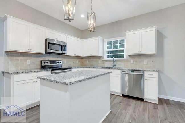 Building Photo - 12 Trask Cir