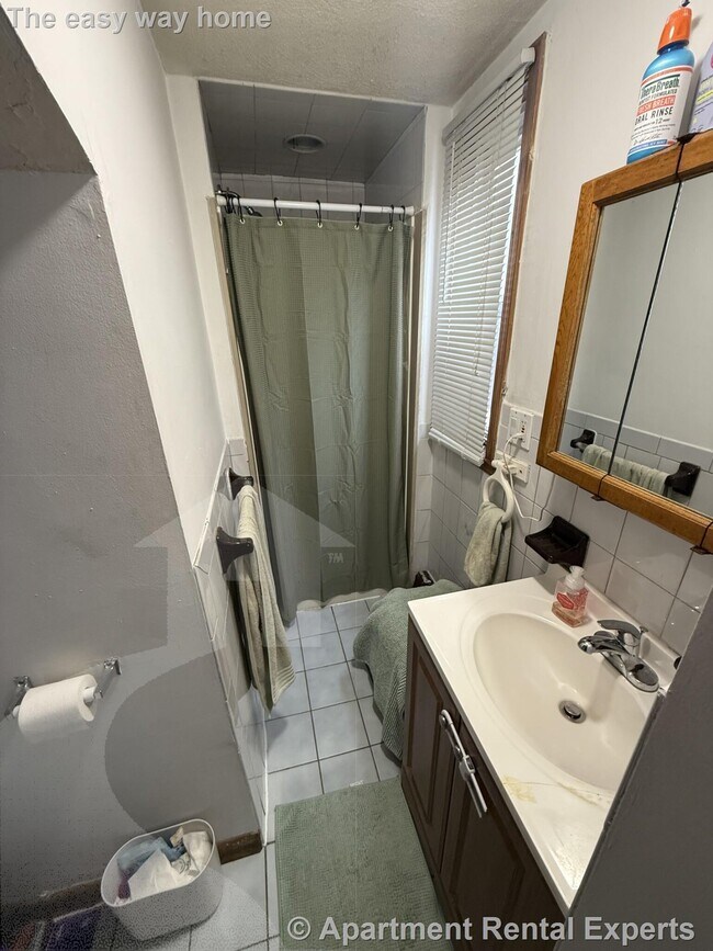 Building Photo - 585 Somerville Ave