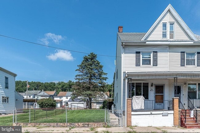 Building Photo - 111 W Saylor St