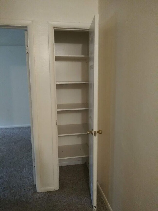 Building Photo - Price just lowered!!