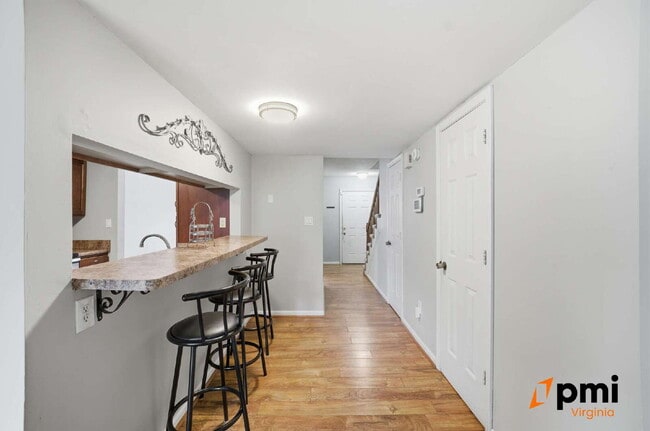 Building Photo - 2 PRIMARY BEDROOMS, LIVING ROOM AND DINING, PETS ALLOWED