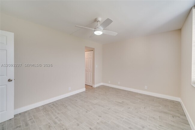 Building Photo - 9230 Lagoon Pl