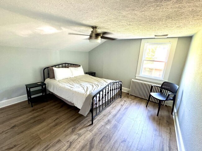 Building Photo - 14386 Calvert St