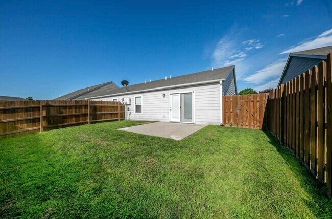Building Photo - 609 Grainfield St