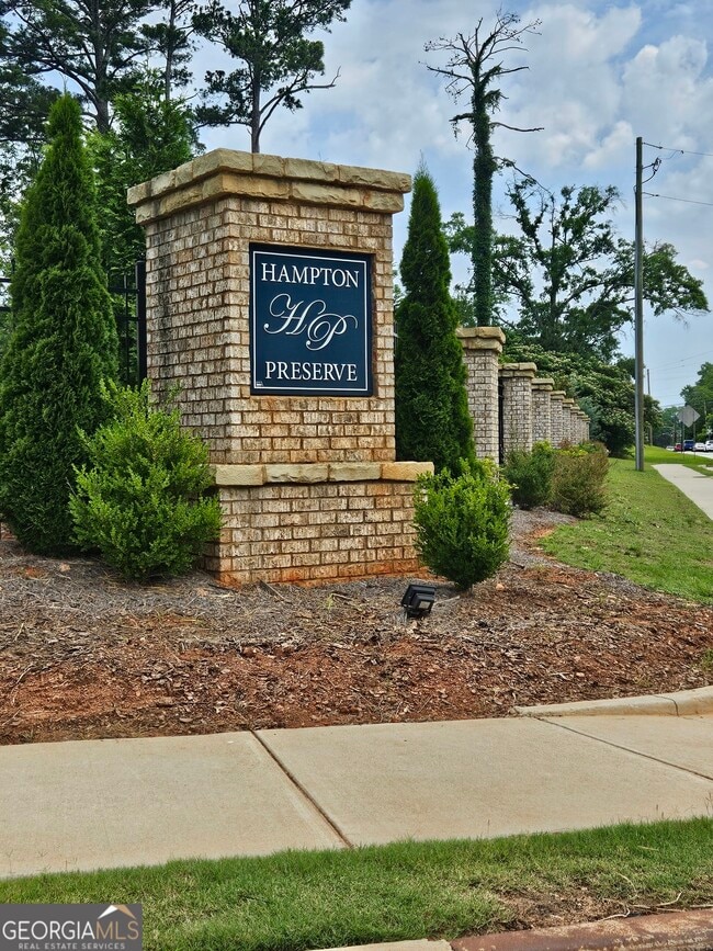 Primary Photo - 190 Hampton Cir