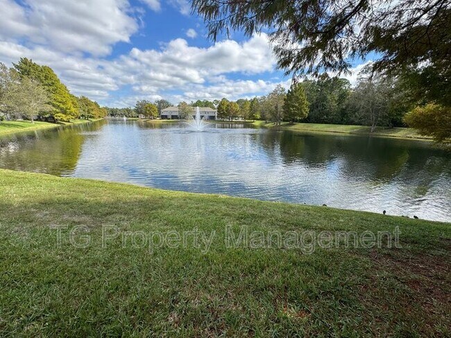 Building Photo - 5760 Sandstone Way