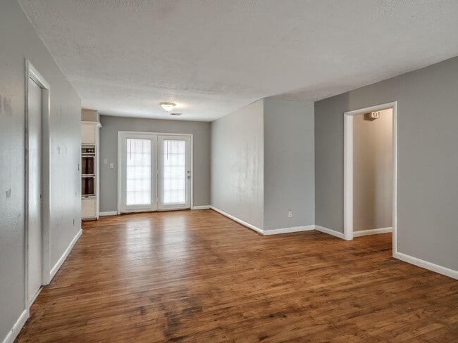 Building Photo - 5004 S Broadway Ave