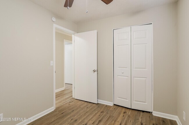 Building Photo - 470 Sigsbee Ct